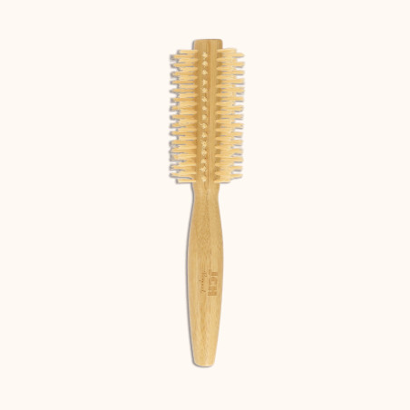 La brosse brushing à 8 rangs de chez JCH Respect.