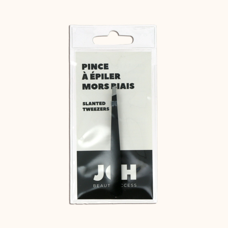 La pince à épiler mors biais touché soft noire BA dans son packaging