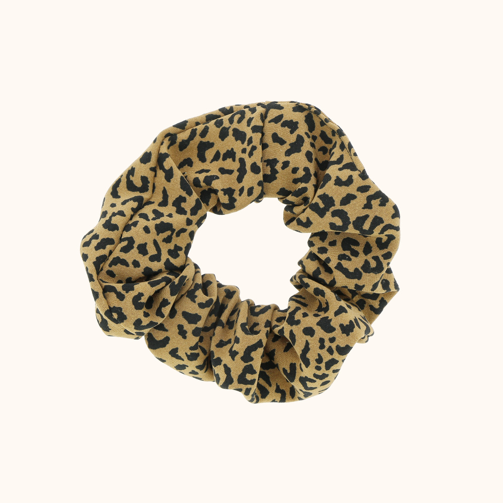 Le scrunchie léopard foncé